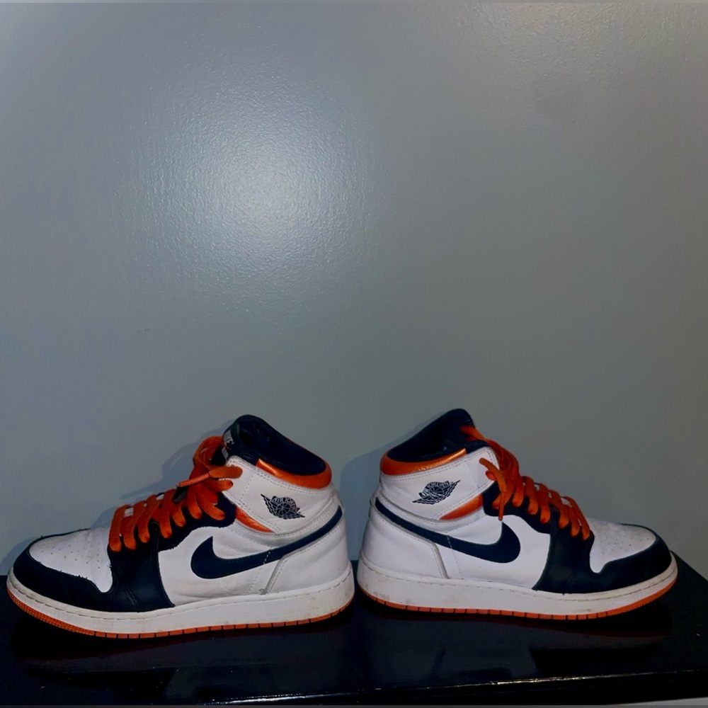 Air Jordan 1 High OG Electric Orange